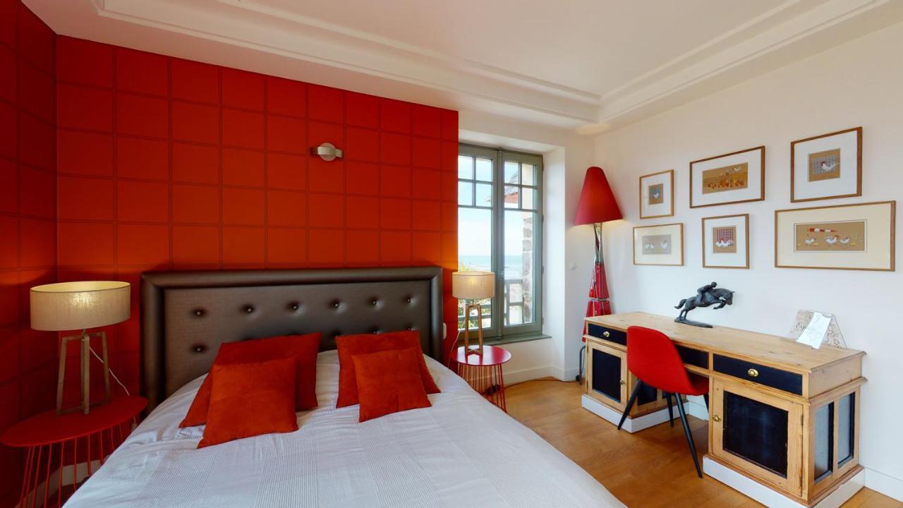 Les roches Grises, Luxueuse villa face mer, 4étoiles, SPA et jardin panoramique, société La Clef Decamp Granville Extérieur photo