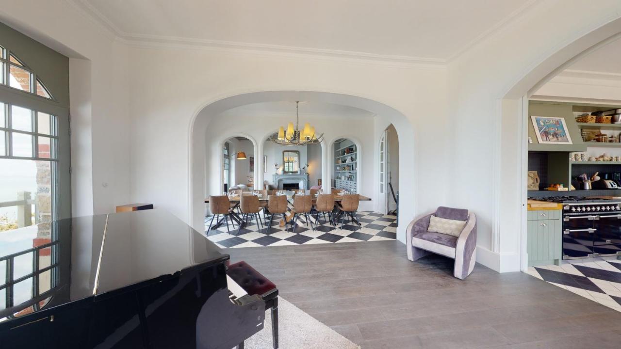 Les roches Grises, Luxueuse villa face mer, 4étoiles, SPA et jardin panoramique, société La Clef Decamp Granville Extérieur photo