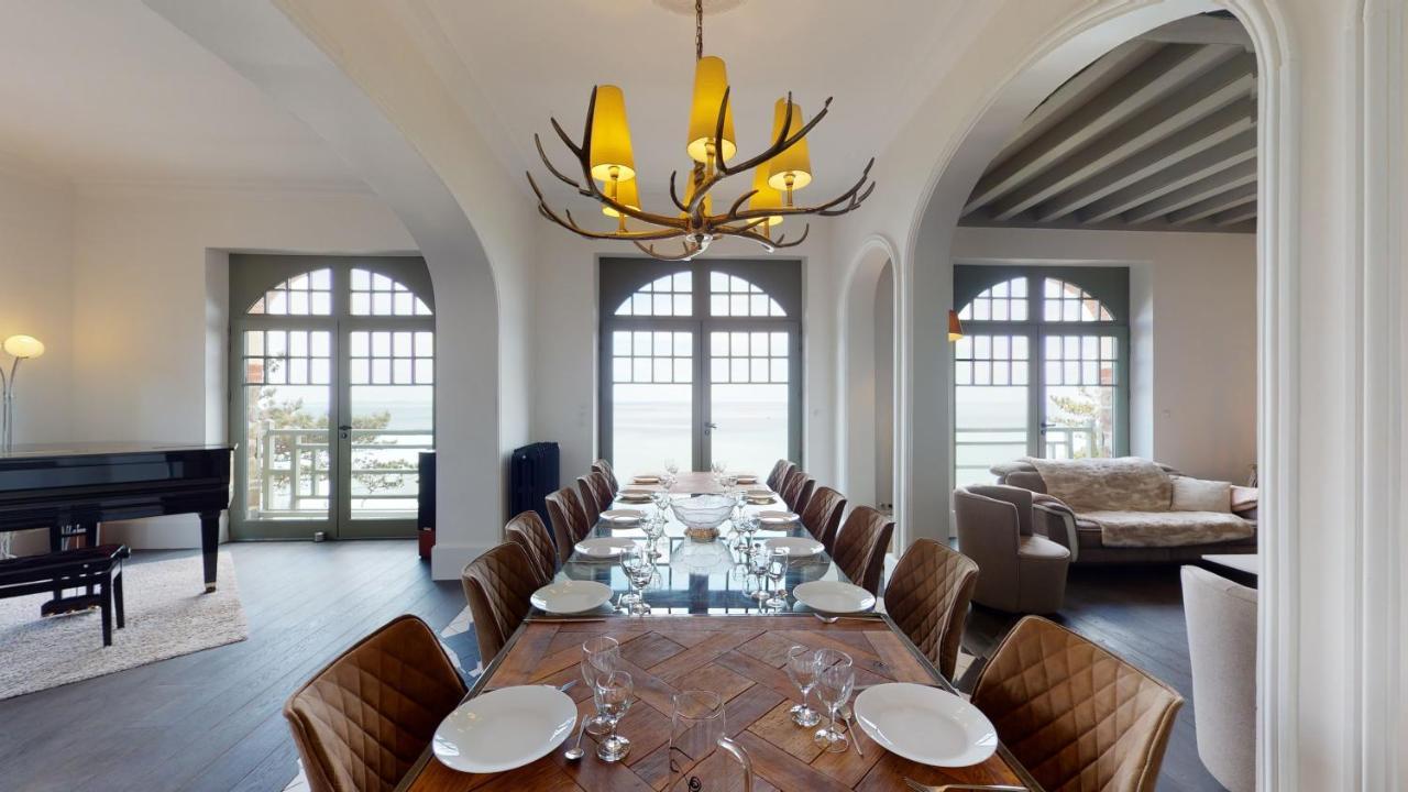 Les roches Grises, Luxueuse villa face mer, 4étoiles, SPA et jardin panoramique, société La Clef Decamp Granville Extérieur photo