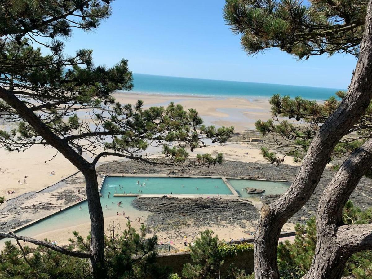 Les roches Grises, Luxueuse villa face mer, 4étoiles, SPA et jardin panoramique, société La Clef Decamp Granville Extérieur photo