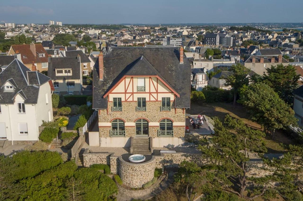 Les roches Grises, Luxueuse villa face mer, 4étoiles, SPA et jardin panoramique, société La Clef Decamp Granville Extérieur photo