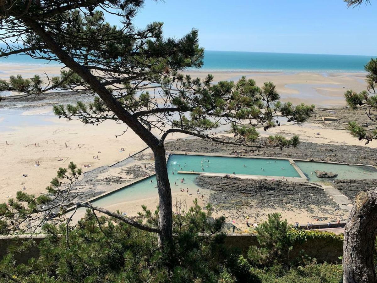Les roches Grises, Luxueuse villa face mer, 4étoiles, SPA et jardin panoramique, société La Clef Decamp Granville Extérieur photo